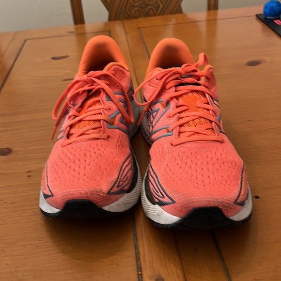 New Balance Fresh Foam - Picture 2 of 4